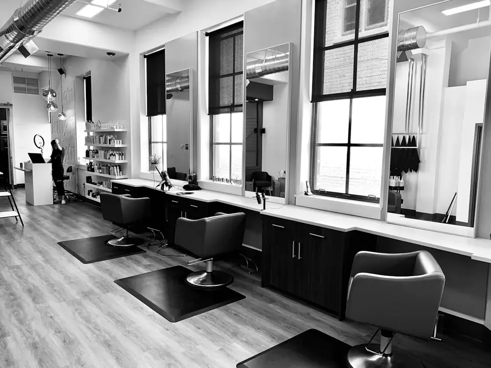 Salon, Beauty Parlour, Nail Art, Makeup Artist & Beauty Services Website Design